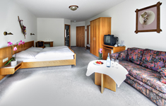 tl_files/FILES_5/zimmer_pic_2.jpg